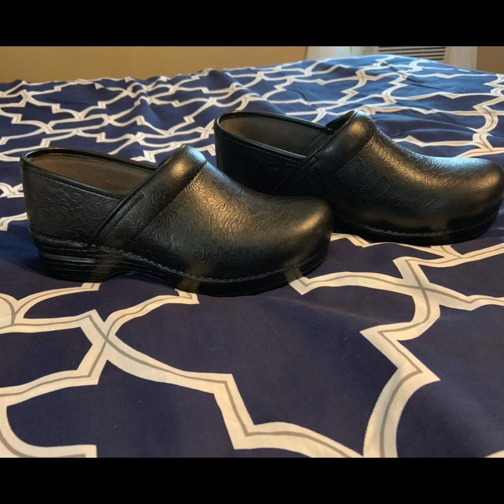 Dansko XP nursing shoes